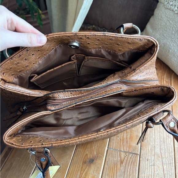 GAL Ostrich Shoulder Bag - Picture 5 of 8